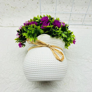 Bonsái de Crisantemo Artificial de 16 cm, Flores Decorativas de Plástico Blanco Lechoso para Decoración del Hogar - Product Image 4