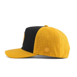 Gorra Deportiva Personalizada de Poliéster Impermeable con Orificios Cortados a Láser, Gorra de Golf Perforada, Parche de Goma con Logotipo Personalizado, Gorra de Béisbol de 5 Paneles - Product Image 2