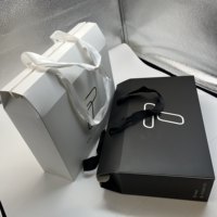 Boîte en carton carrée recyclable sur mesure pour vêtements et cadeaux