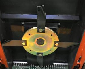 Tondeuse à gazon robotisée LY2-550mm, tondeuse à gazon 4x4, mini-tondeuse à gazon adaptée aux cours, jardins et vergers - Product Image 3