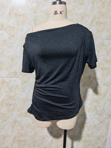 Tops y Camisetas para Mujer Ajustadas con Fruncido Drapeado Irregular y Hombro Descubierto - Product Image 2
