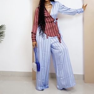 เสื้อเชิ้ตลายทางคอวีของผู้หญิงกางเกงขากว้างชุดแฟชั่น 2 ชิ้น - Product Image 4
