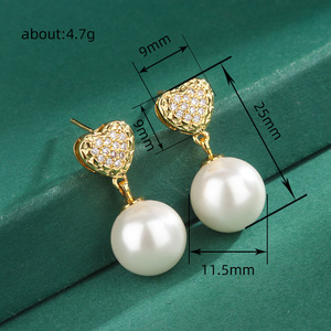 Orecchini a perno con perle a forma di cuore da donna, gioielli vintage eleganti e alla moda - Product Image 3