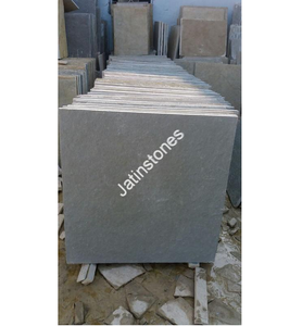 Dalles de pierre calcaire naturelle grise de Kurnool, qualité supérieure, carreaux de pierre calcaire polis pour les murs, les sols et les espaces extérieurs - Product Image 1