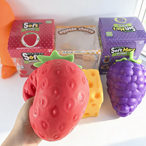 Jouet Squishy Fruits et Légumes Umbo, Banane et Carotte Remplis de Farine Ultra Résistants, Fidget Sensoriel Parfumé au Lait pour Soulager le Stress, Cadeau en Gros - Product Image 2