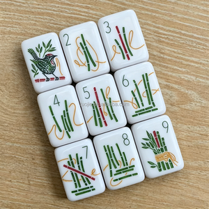 Jeu de Mahjong américain en acrylique à 4 couches, design Walk With Me, tuiles de Mahjong personnalisées de luxe sculptées, 160 tuiles - Product Image 3