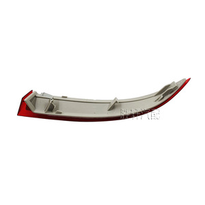 Reflector de parachoques trasero para BMW X5 E70 LCI 2011-2013, lente LED de forma plana roja - Product Image 4