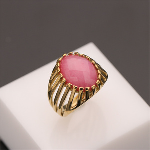 <span class=keywords><strong>Anello</strong></span> Aperto da Donna in Acciaio Inossidabile Placcato Oro 18K PVD con Pietra <span class=keywords><strong>di</strong></span> <span class=keywords><strong>Giada</strong></span> Rossa a Forma Ovale - Product Image 2