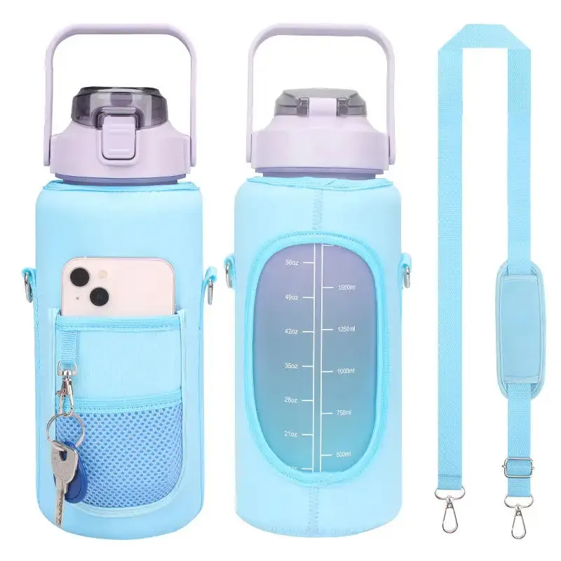 Pabrik grosir bebas bpa logo khusus plastik olahraga pemegang botol air minum dengan tali disesuaikan