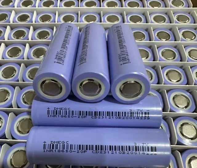 Dmgc 18650 20P 25P 26E 30P 29E 3.7V Cylindrical Liquid Batteries Rechargeable Battery Cell for E Bike Scooter