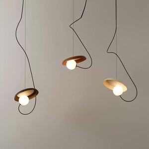 Suspension magnétique moderne | Lampe à suspension en fer + peluche avec abat-jour Globe | Lustre LED créatif pour salon, café - Product Image 3