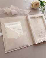 Invitaciones de Boda en Caja de Terciopelo Beige, Monograma Personalizado en Lámina Dorada, Caja Plegable con Tarjeta RSVP, Invitaciones de Boda Acrílicas Europeas de Lujo