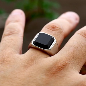 Yunnique Anillo de ónix negro de acero inoxidable para hombre con engaste geométrico octogonal, joyería de regalo - Product Image 4