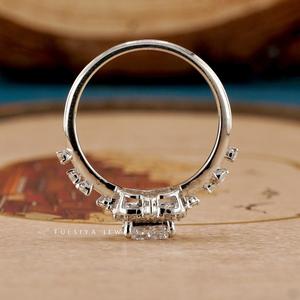 Anillos de diamantes elegantes diseñados en estilo de joyería fina con diseños artísticos únicos y de alta calidad - Product Image 2