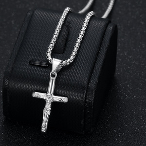 Colliers pendentifs religieux Jésus en acier inoxydable 316L plaqué or 18 carats, style punk hip-hop pour hommes et femmes, bijoux hip-hop - Product Image 3