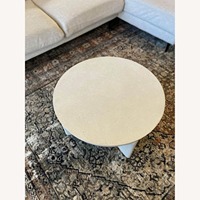 SH STONE Table de tambour de cylindre de bloc solide minimaliste moderne Surface aiguisée de calcaire de marbre personnalisée pour la Table d'appoint de café de Villa