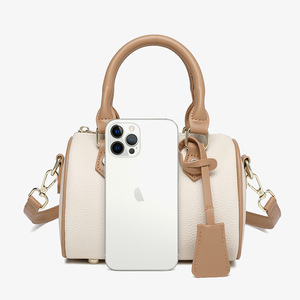 Borsa Boston da <span class=keywords><strong>Donna</strong></span> di Design con Blocchi di Colore, Chiusura a Cerniera, Materiale PU Resistente - Versatile Borsa a Spalla/Tracolla Casual - Product Image 2