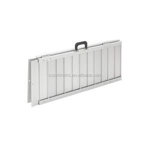 Rampa Plegable Portátil de Aluminio Ligero con Certificación CE, Capacidad de 300 kg, para Ayuda a la Movilidad de Personas Mayores y con Discapacidad - Product Image 1