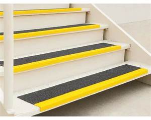 Rouleau de ruban antidérapant blanc et noir avec bande verte, ruban adhésif de sécurité pour sols, escaliers et rampes - Product Image 6