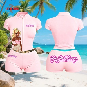 Completo Sportivo Estivo da Donna con Logo Personalizzato, Top con Mezza Zip e Leggings Corti, Set Fitness in Due Pezzi - Product Image 2