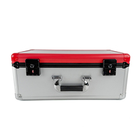 Boîte de rangement de cartes graduées à tige de traction roulante avec étui rigide à chargeur supérieur à 4 rangées pour cartes de baseball TCG en aluminium antichoc