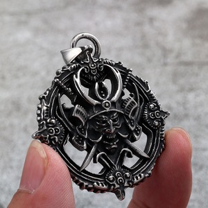 Colgante de Acero Inoxidable para Hombre, Diseño de Espada y Casco de Samurái Japonés Hannya, Joyería de Moda, Regalo - Product Image 4