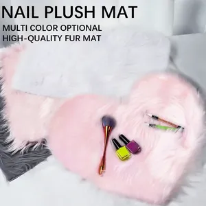Coussin de repose-main pliable en fausse fourrure rose pour nail art, fond de photographie, tapis de pratique pour manucure, outil et équipement pour ongles - Product Image 2