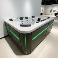 Baignoire Spa Intérieure Moderne avec Encadrement en Bois, Cascade, Éclairage LED et Contrôle Balboa – Idéale pour Villa/Salle de Sport