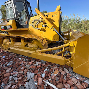 Machinerie d'ingénierie : Bulldozer CAT D6G, puissant bulldozer à chenilles - Product Image 3