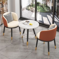 Ensemble de table et chaises de salon de style nordique en métal de luxe avec rangement mobile pour hôtel et maison d'hôtes