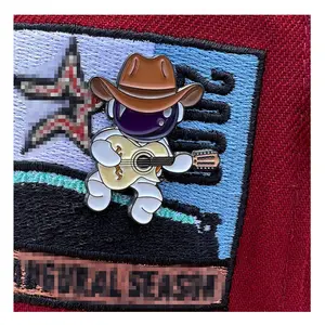 Nuevo sombrero mexicano personalizado Pins Metal esmalte Raiders Bmx gorra de béisbol Pin para hombre Pin de dibujos animados para gorras