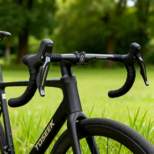 Guidon <span class=keywords><strong>de</strong></span> vélo <span class=keywords><strong>de</strong></span> route en fibre <span class=keywords><strong>de</strong></span> carbone TOSEEK, diamètre <span class=keywords><strong>de</strong></span> fixation 31,8 mm, déport 126 mm, portée 70 mm, poids 257 g, <span class=keywords><strong>Recrutement</strong></span> d'agents mondiaux, OEM - Product Image 6