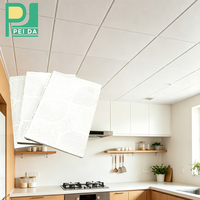 Panneau de plafond en PVC et plâtre, léger, moderne, carré, résistant au feu et à l'humidité, pour revêtement de plafond d'hôtel et d'appartement