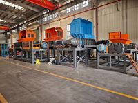 Broyeur de déchets à double rotor haute performance équipé d'un moteur, machine de recyclage des déchets solides industriels