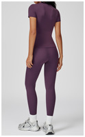 Vêtements de sport pour femmes en gros : hauts, bas, ensembles d'aérobic, tenues de course, ensembles de sport, ensembles de yoga pour femmes