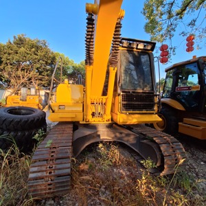 Excavadora Usada Komatsu PC130 de Tamaño Mediano, 13 Toneladas, a Precio Económico - Product Image 3
