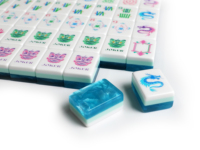 Ubin Mahjong Akrilik Mewah Modern Biru dengan Bingkai Bunga Lotus untuk Pesta Koktail Klub Yacht