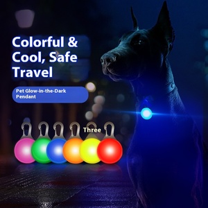 Colgante de perro antipérdida luminoso LED de estilo de dibujos animados, <span class=keywords><strong>Collar</strong></span> de <span class=keywords><strong>Flash</strong></span> para mascotas para perros grandes, medianos y pequeños, hecho de plástico - Product Image 1