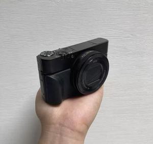 Appareil photo numérique compact Sony RX100 Mark III d'occasion, 20,1 MP, capteur 1 pouce, vidéo Full HD, bon état, prêt à être expédié - Product Image 3