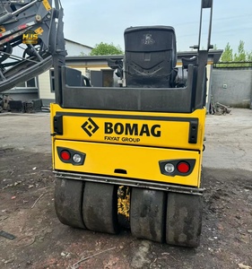 Rouleau compacteur combiné Bomag BW138AC d'<span class=keywords><strong>occasion</strong></span> de 5 tonnes / Rouleau compacteur vibrant à double tambour d'<span class=keywords><strong>occasion</strong></span> pour la pose d'asphalte - Product Image 4