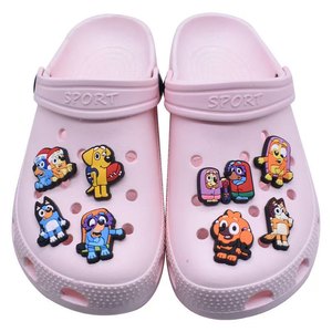 Nouvelles pantoufles pour hommes en forme de chien HY, pour la vente en gros, avec accessoires en PVC souple détachables DIY sur le thème de l'anime, idéales comme cadeaux pour enfants lors de fêtes - Product Image 2