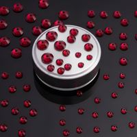 Passionele 5mm Ruby Epoxyhars Diamantvormige Centrale Gat Naai Strass Steentjes Eeuwigheidsband Sieraden Findings Supply YAXI Model
