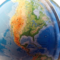 Globe terrestre en plastique de différentes tailles pour l'utilisation en géographie