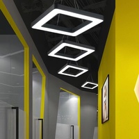 Éclairage décoratif Liner Lights Suspension Triangles Suspension Lumière Connectable LED Plafonnier Suspendu pour Salle de Jeu Gym