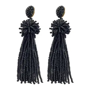 Toptan siyah boncuk çiçek püskül kolye küpe kadınlar için yeni malzeme moda takı