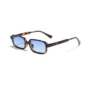 <span class=keywords><strong>Occhiali</strong></span> <span class=keywords><strong>da</strong></span> <span class=keywords><strong>Sole</strong></span> <span class=keywords><strong>Rettangolari</strong></span> in PC di Alta Qualità alla Moda, <span class=keywords><strong>Occhiali</strong></span> <span class=keywords><strong>da</strong></span> <span class=keywords><strong>Sole</strong></span> <span class=keywords><strong>da</strong></span> Uomo con Lenti Colorate, Protezione Solare, <span class=keywords><strong>Occhiali</strong></span> <span class=keywords><strong>da</strong></span> <span class=keywords><strong>Sole</strong></span> <span class=keywords><strong>da</strong></span> <span class=keywords><strong>Donna</strong></span> - Product Image 1