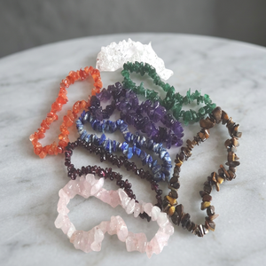 Bracelet de Noël éco-responsable fait main en perles de pierres précieuses d'agate naturelle de haute qualité, élastique, stimulant la confiance en soi - Product Image 6