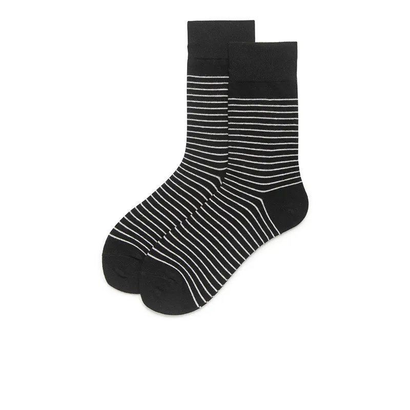 Autumn and winter Korean style black and white striped crew cotton school socks for men accessories