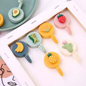 Nuevo Gancho Decorativo para el Hogar, Bonito y Creativo Gancho Adhesivo con Forma de Flor y Fruta, Gancho Adhesivo de Pared sin Perforaciones, Gancho Adhesivo sin Costuras - Product Image 4