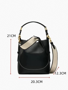 BLL0070 Borsa a Secchiello Portatile da Donna in Pelle PU Marrone Stile Coreano di Lusso con Tracolla a Fibbia - Product Image 5